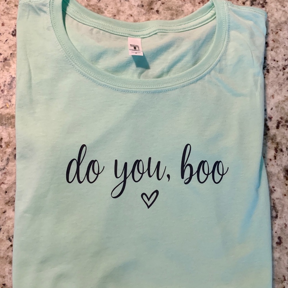 T-Shirts - Picture 3 of 4